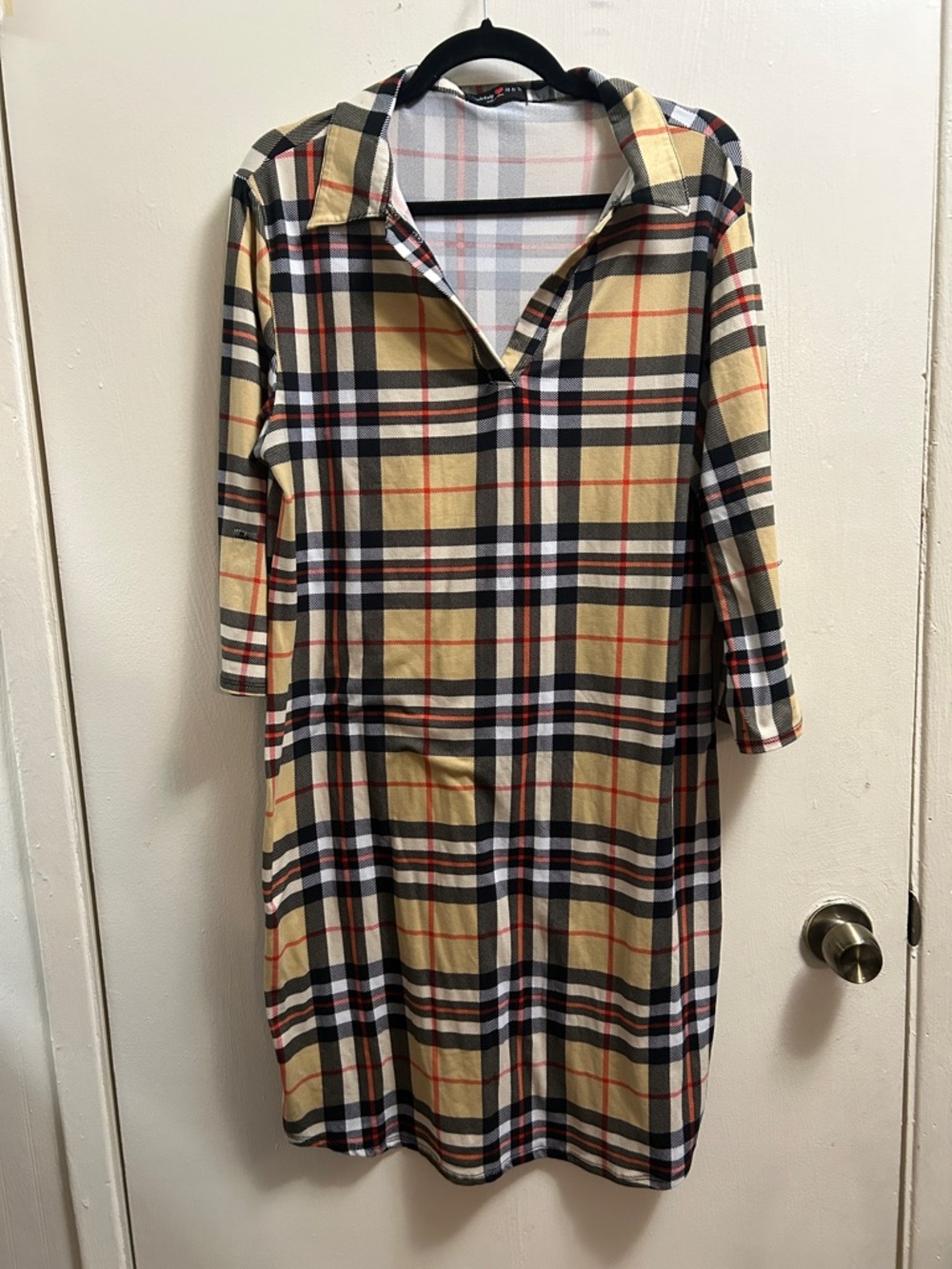 3/4 Sleeve Plaid Midi Shift Dress with Collar in Beige and Black